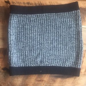 Lululemon Marled Merino Wool Zip Scarf